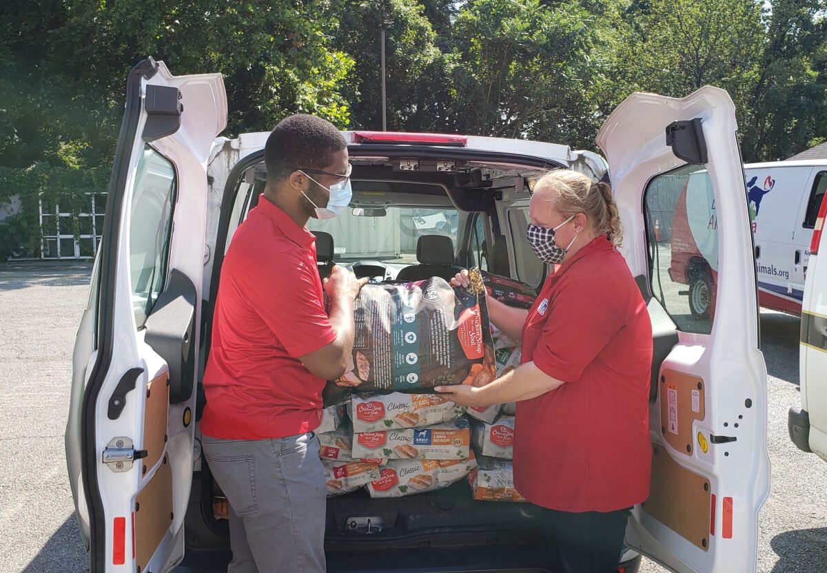 PRESS RELEASE: AWLA Provides More than 40,000 Pounds of Pet Supplies in 2020